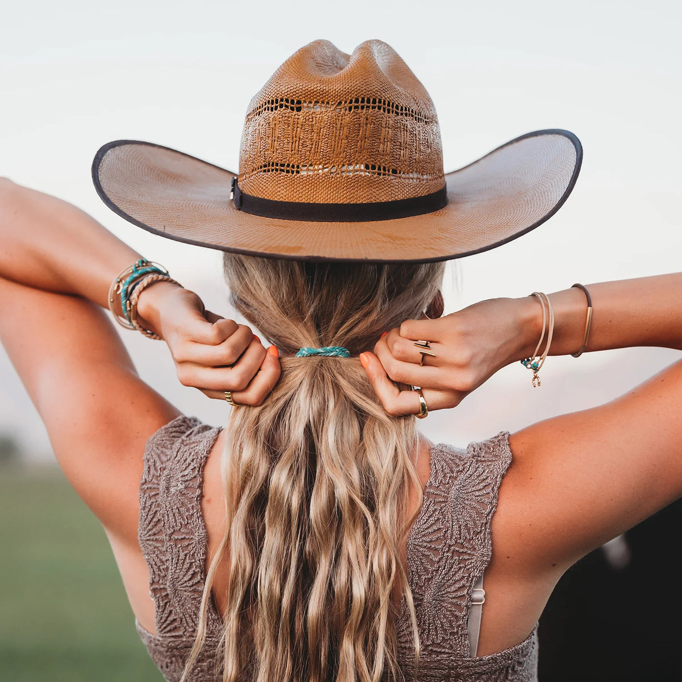 STRIDE HAIR TIE + BRACELET